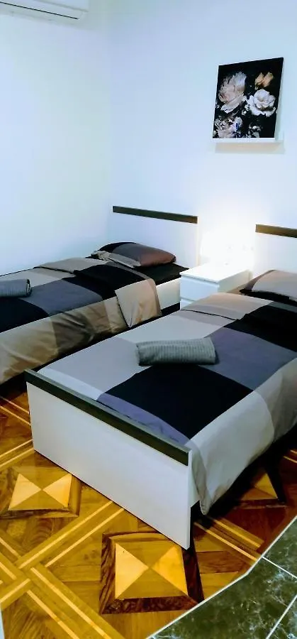 Zpula Center Studio Apartments