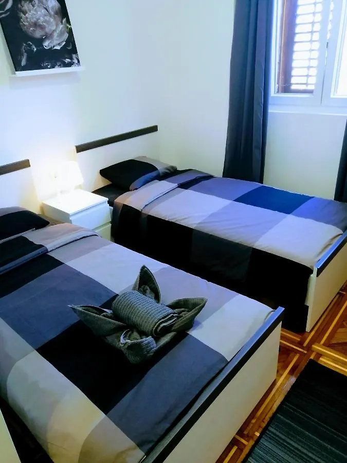Zpula Center Studio Apartments 0*, Pula Chorwacja