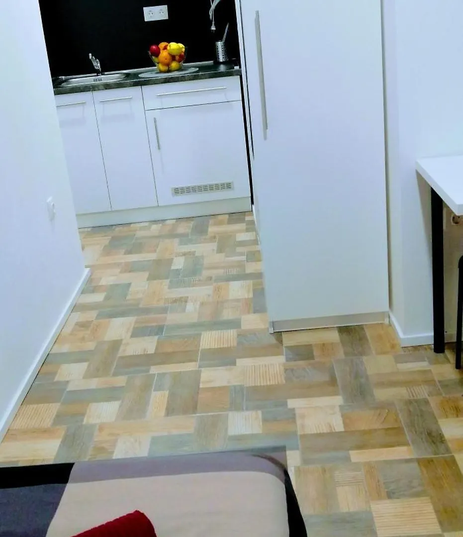 Zpula Center Studio Apartments 0*, Pula Croatia