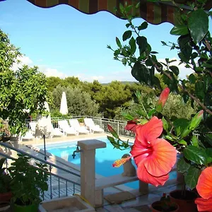 apartments-zgogo.hotels-in-trogir.com/